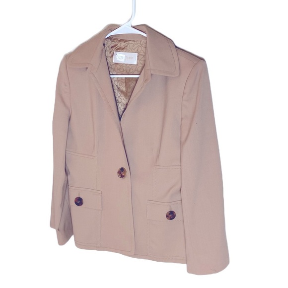Valentino Jackets & Blazers - Valentino Roma Tan Blazer Women’s Size 6